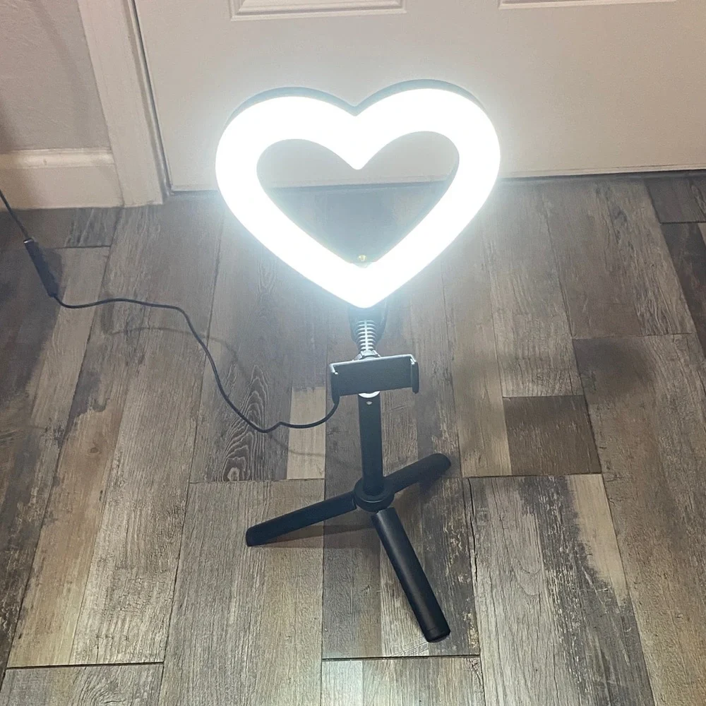 Heart-Shaped LED Ring Light with Tripod - Black